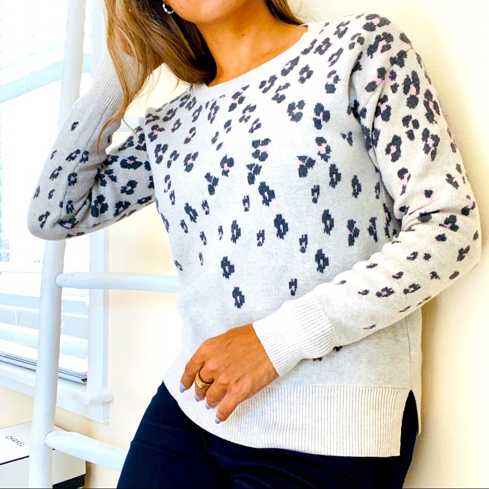 Gap cream colored sweater with cheetah print